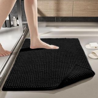 Tapete de Banheiro 40 x 60 Antiderrapante Microfibra Bolinha Macarrão Preto