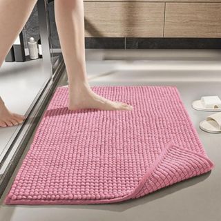 Tapete de Banheiro 40 x 60 Antiderrapante Microfibra Bolinha Macarrão Rosa